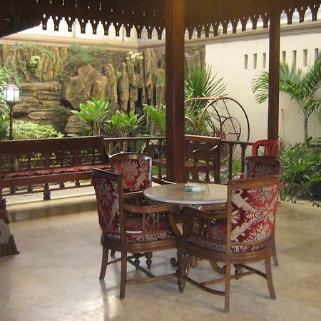 Hotel Laweyan Solo ภายนอก รูปภาพ