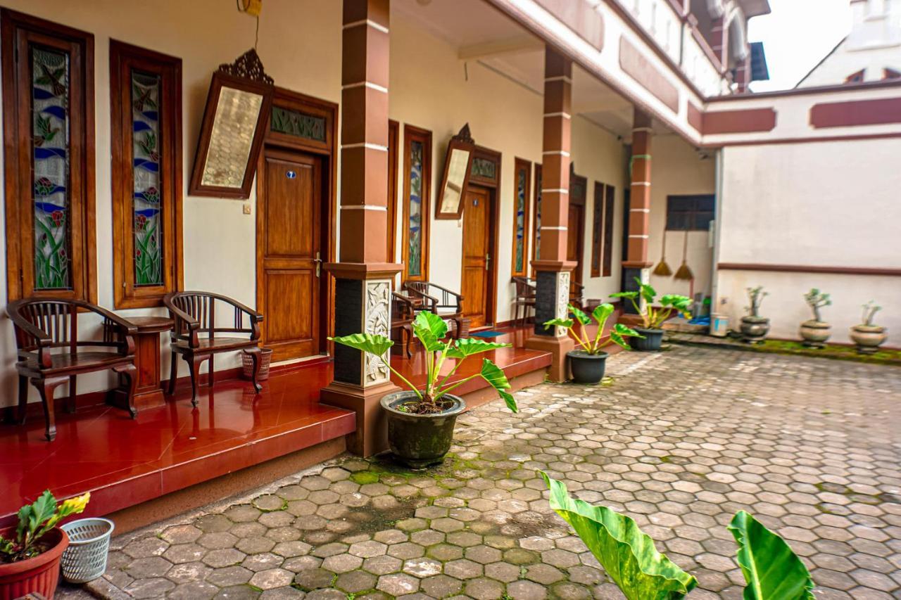 Hotel Laweyan Solo ภายนอก รูปภาพ
