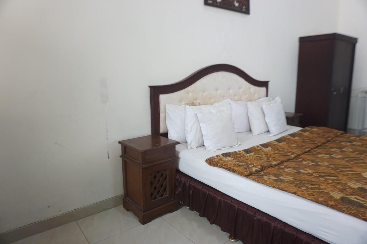 Hotel Laweyan Solo ภายนอก รูปภาพ