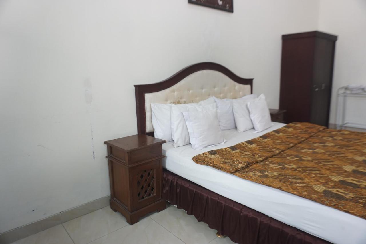 Hotel Laweyan Solo ภายนอก รูปภาพ