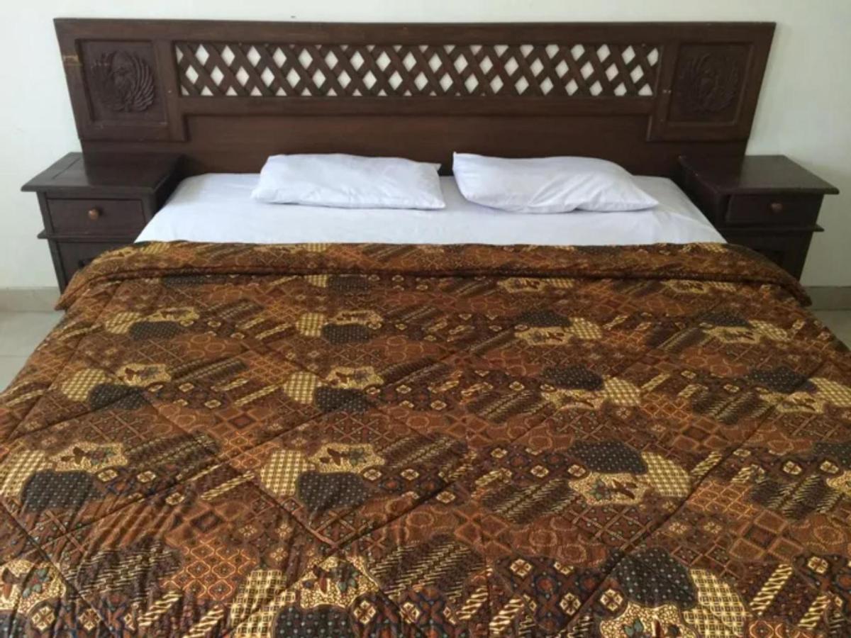 Hotel Laweyan Solo ภายนอก รูปภาพ