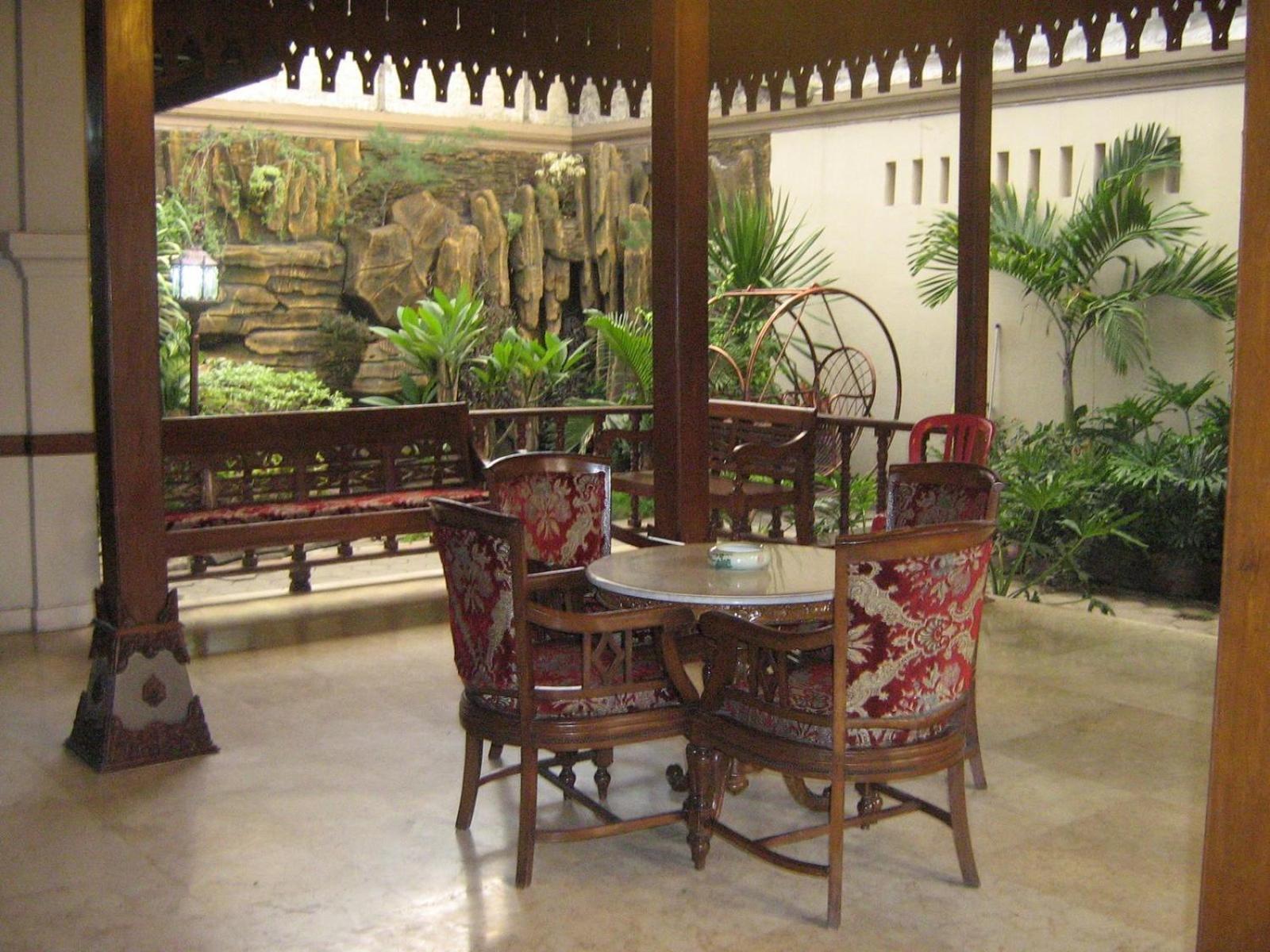 Hotel Laweyan Solo ภายนอก รูปภาพ